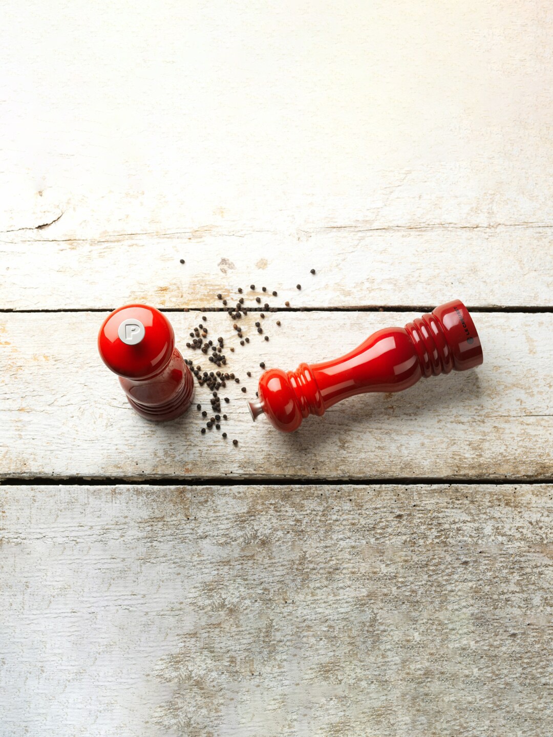 

LE CREUSET Solid Ceramic Salt Shaker, Red