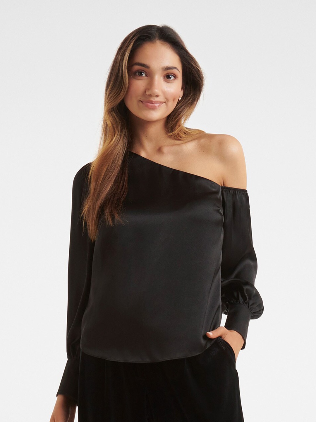 

Forever New Black One Shoulder Top