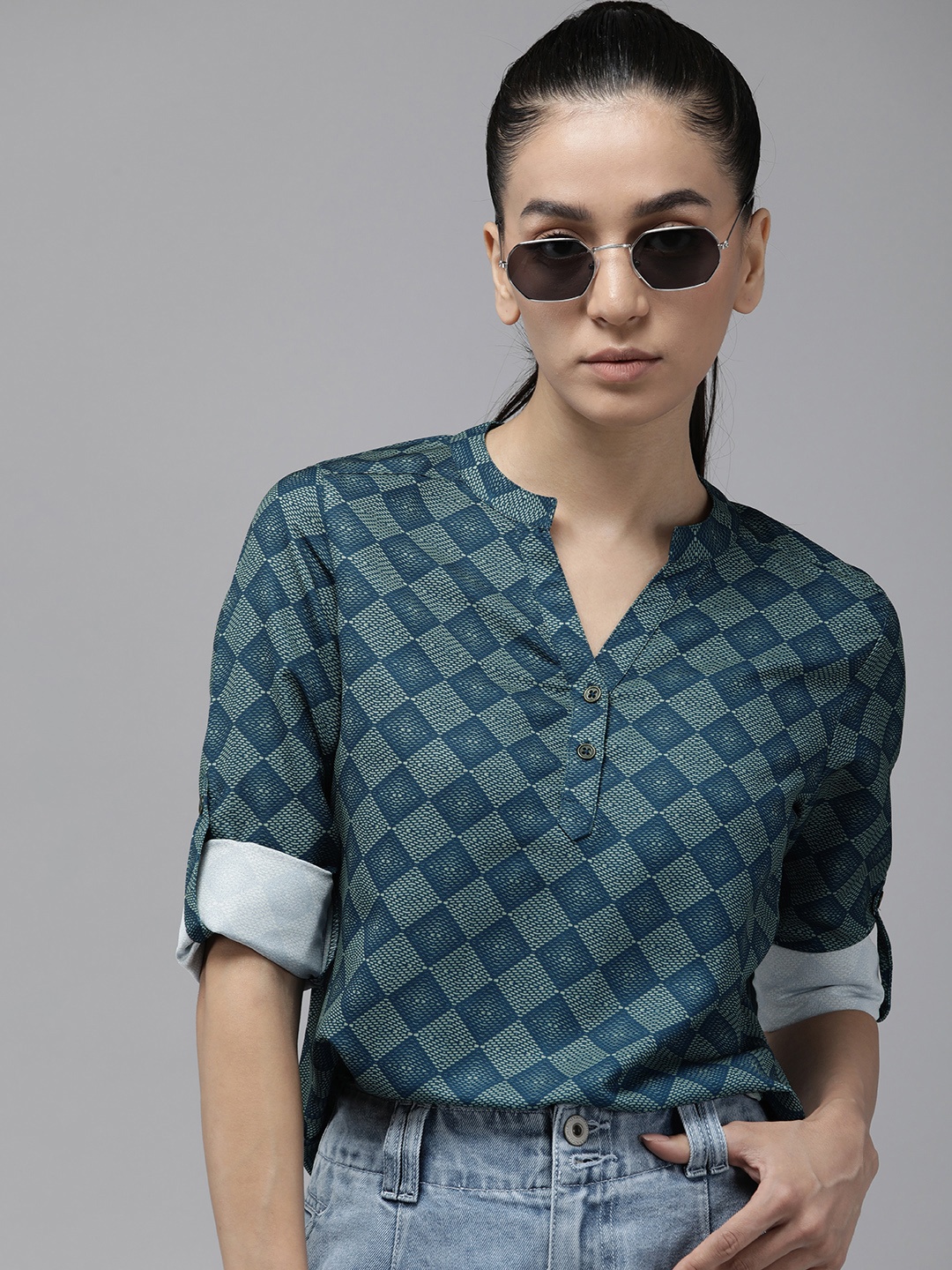 

The Roadster Life Co. Geometric Printed Roll-Up Sleeves Top, Blue