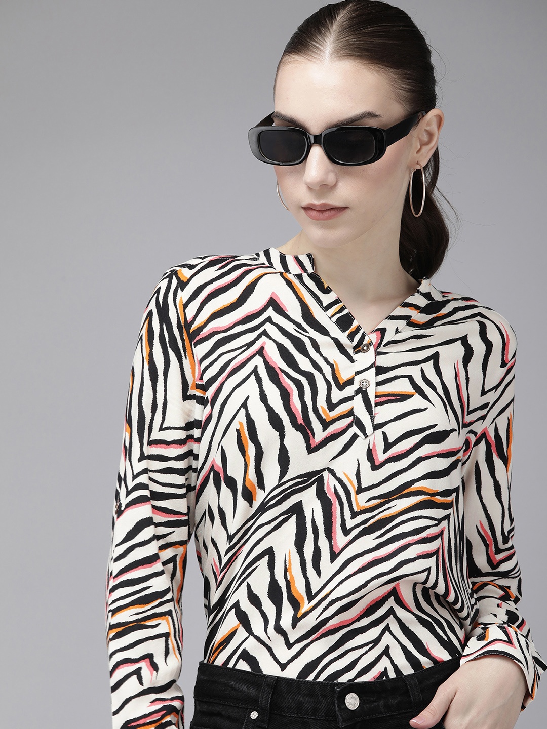 

The Roadster Life Co. Abstract Printed Mandarin Collar Top, White