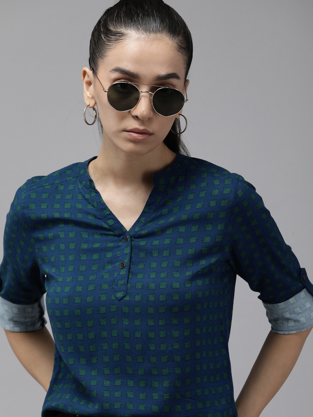 

The Roadster Life Co. Geometric Printed Roll-Up Sleeves Top, Blue