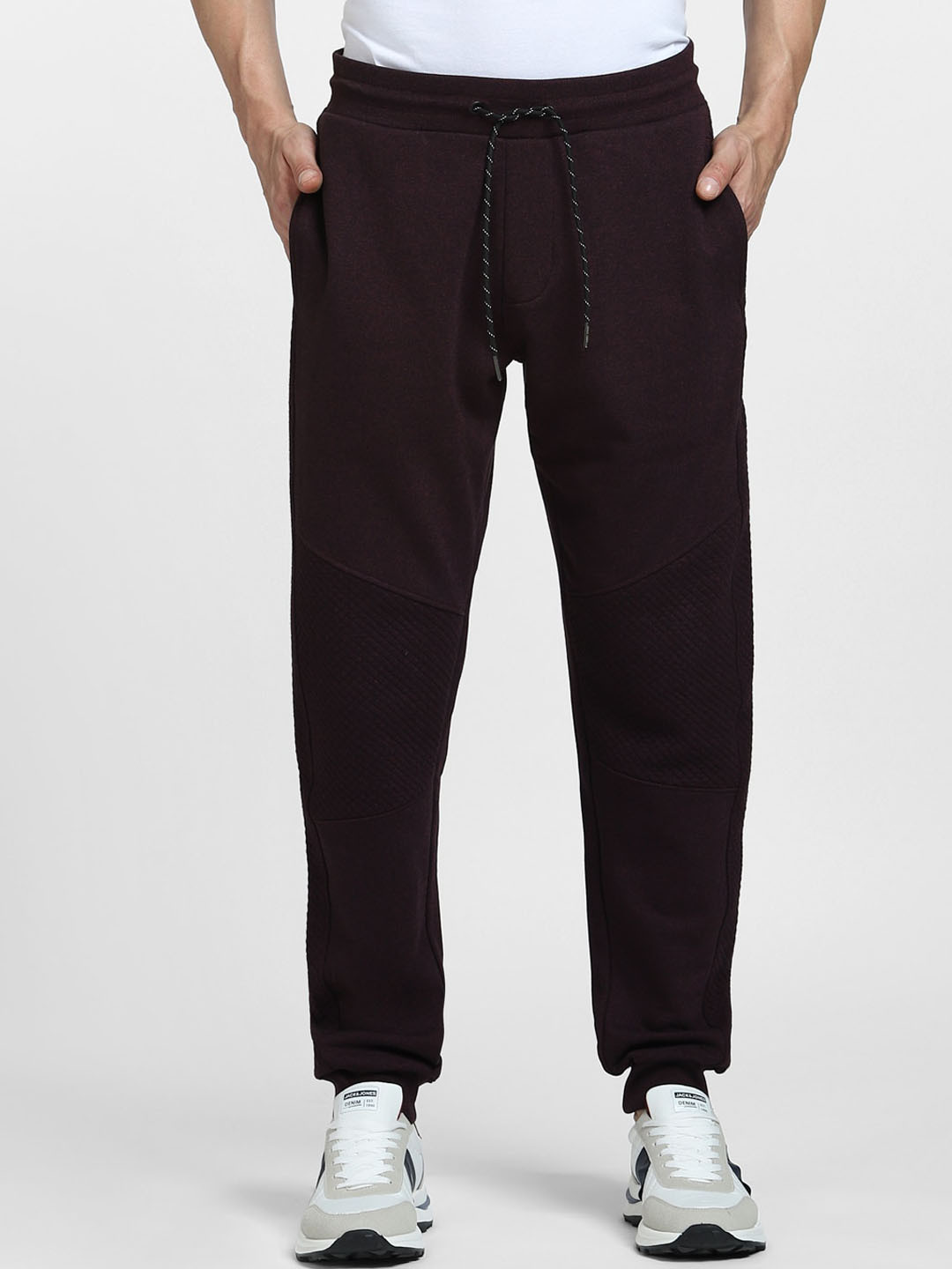 

Jack & Jones Men Solid Joggers, Purple