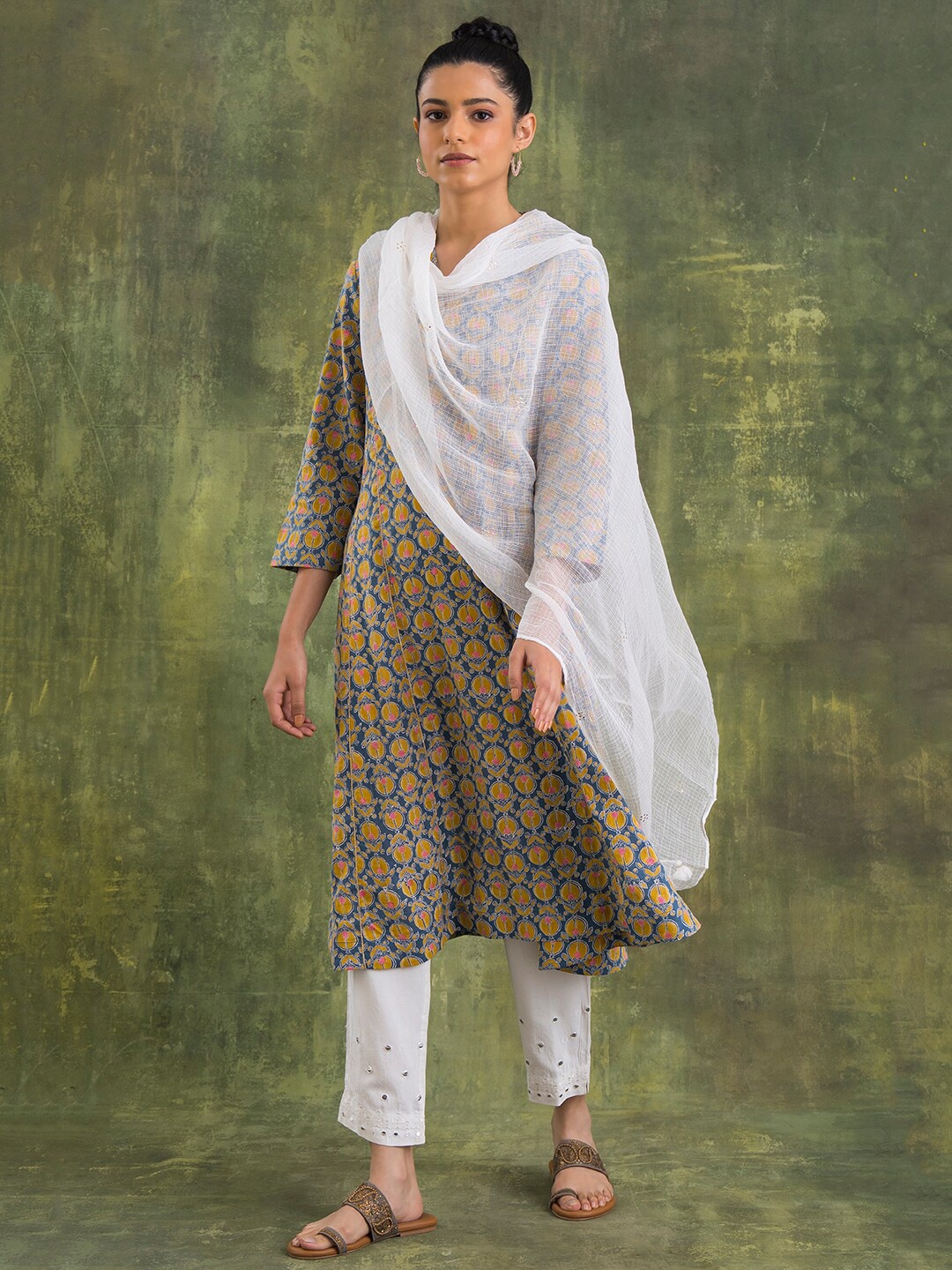 

W The Folksong Collection White Solid Dupatta