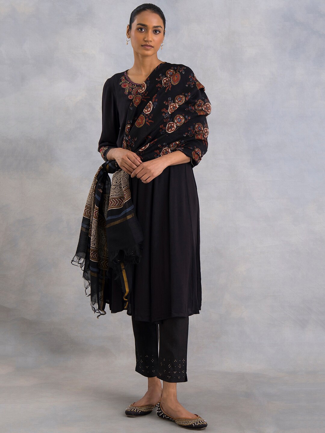 

W The Folksong Collection Women Dark Brown Hand Block Printed Drape Dupatta