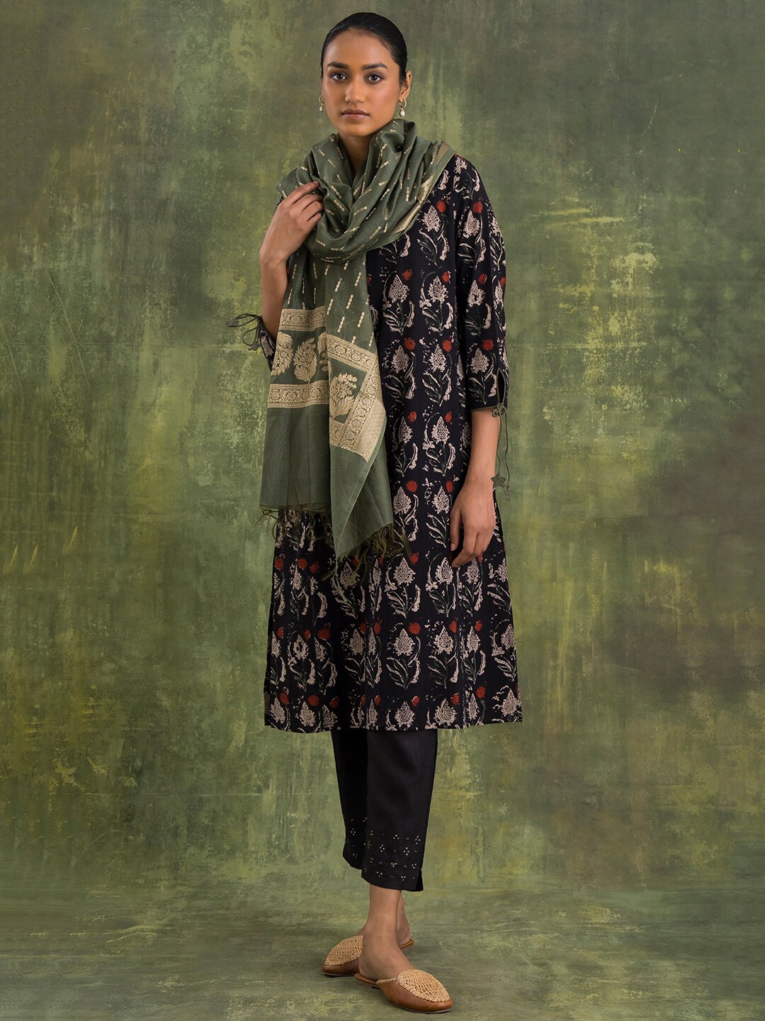 

W The Folksong Collection Woven Design Dupatta with Zari, Green