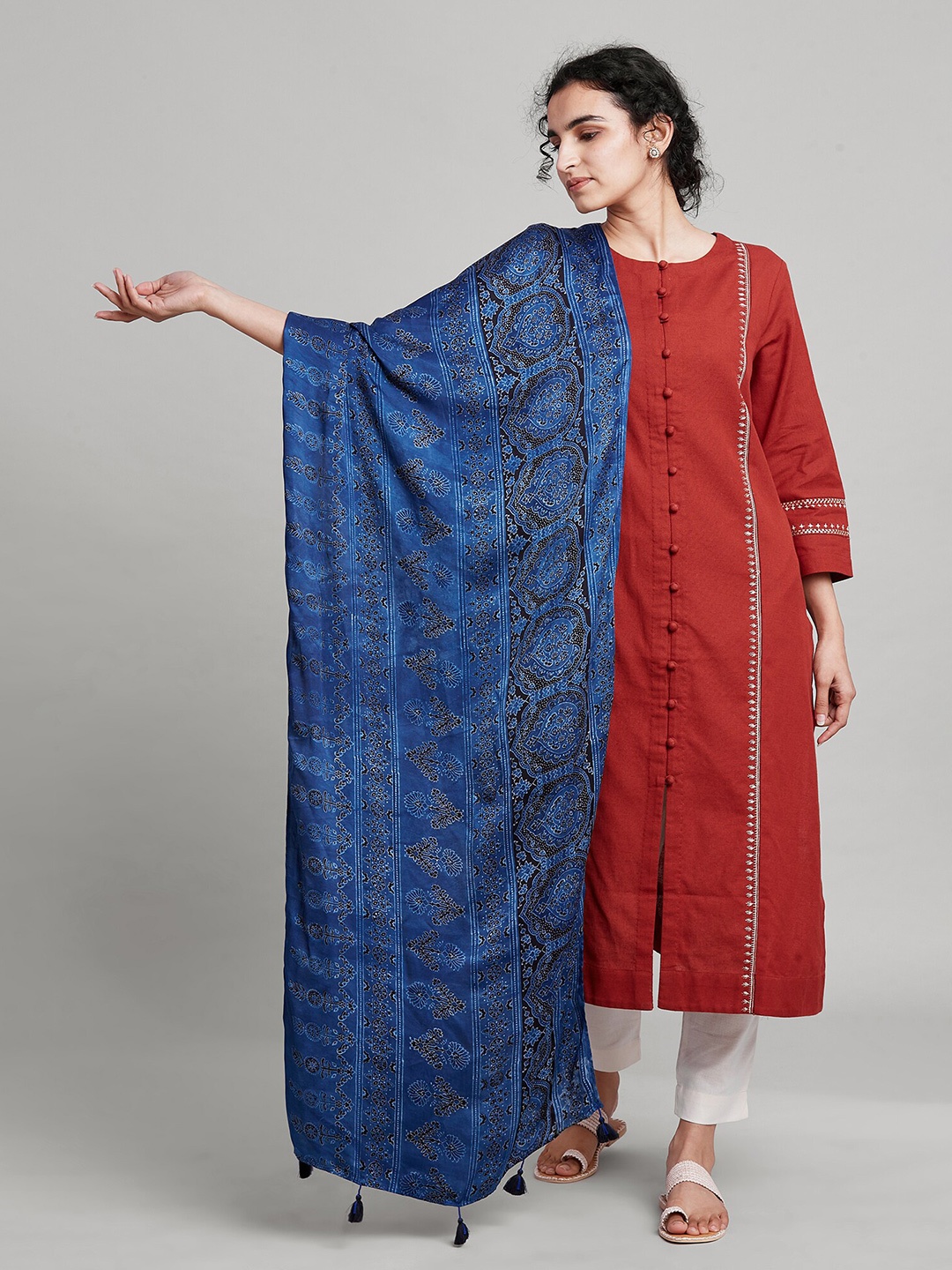 

W The Folksong Collection Women Earthy Multicoloured Ajrak Printed Drape, Blue