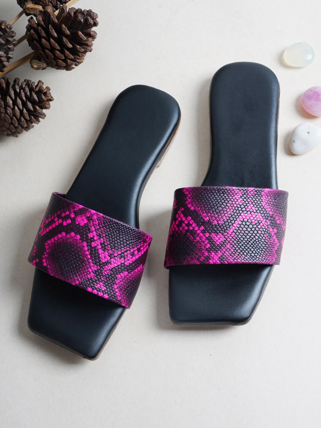 

Style Shoes Women Pink Textured Open Toe Flats