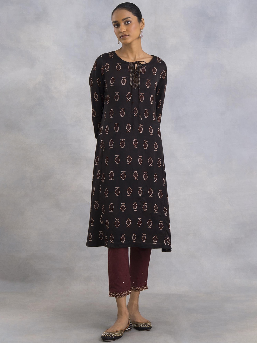 

W The Folksong Collection Women Brown Geometric Printed Keyhole Neck Kurta