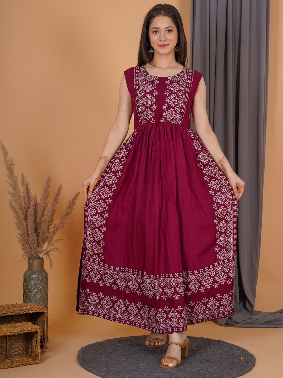 

PURSHOTTAM WALA Women Ethnic Motifs Printed Maxi Dress, Maroon