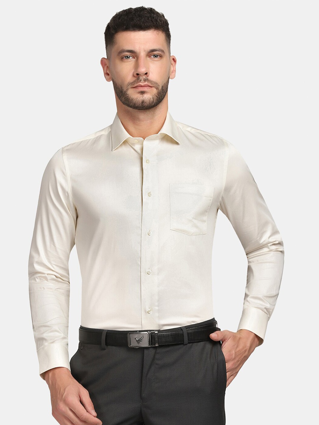 

Blackberrys Men Slim Fit Formal Shirt, Cream