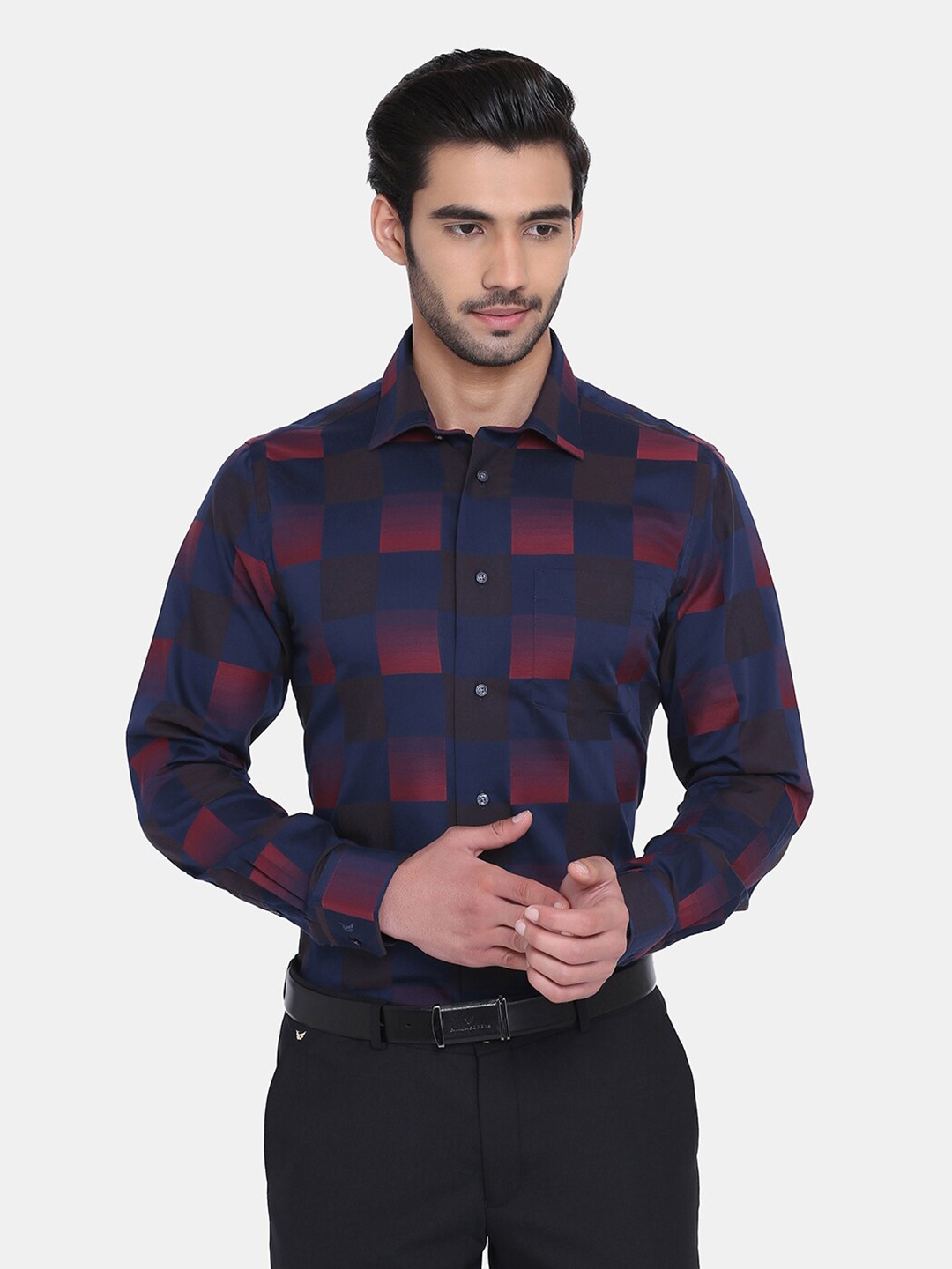 

Blackberrys Men Slim Fit Checked Formal Shirt, Maroon