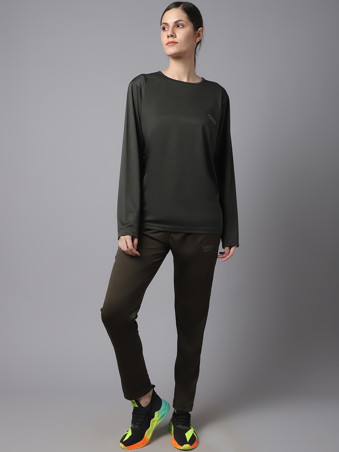

MACK JONNEY JONNEY Women Solid Pure Cotton Tracksuit, Olive
