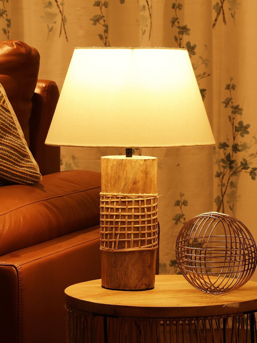 

The Decor Mart Solid Wood Table Lamp, Camel brown
