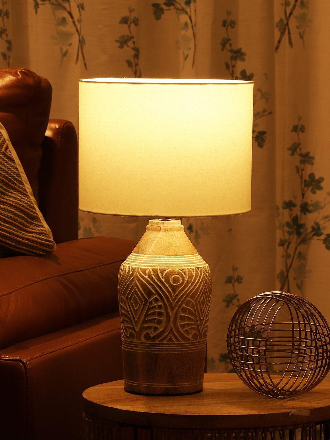 

The Decor Mart Textured Wood Table Lamp, White