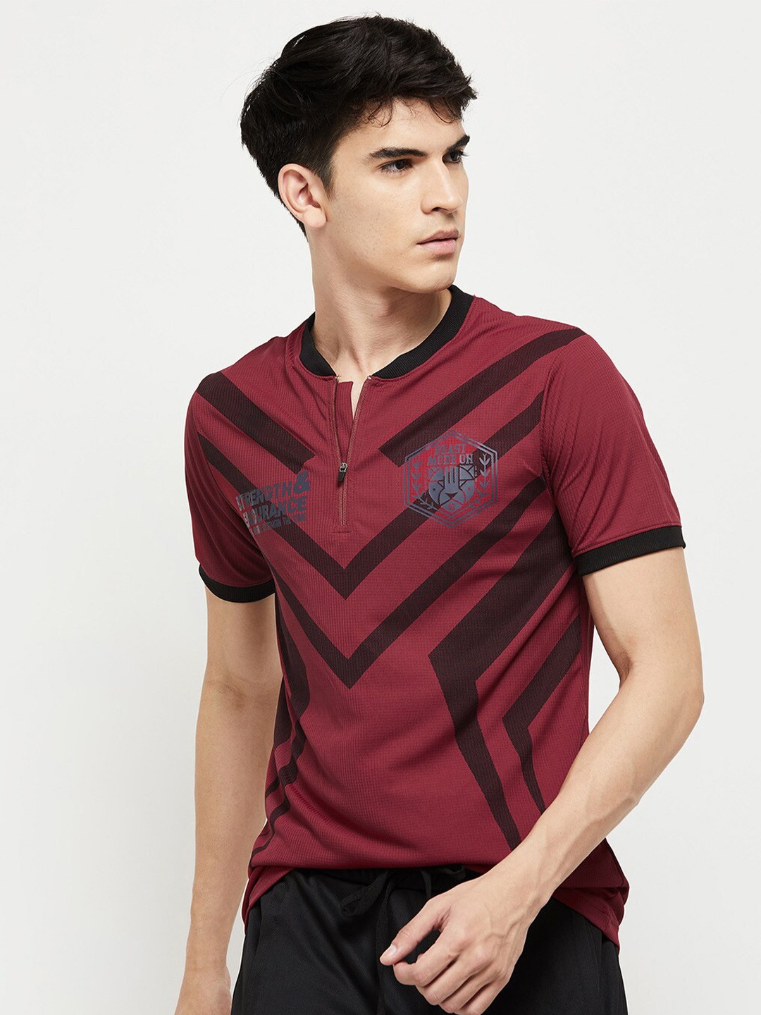 

max Men Geometrical Printed Regular Fit T-shirt, Red