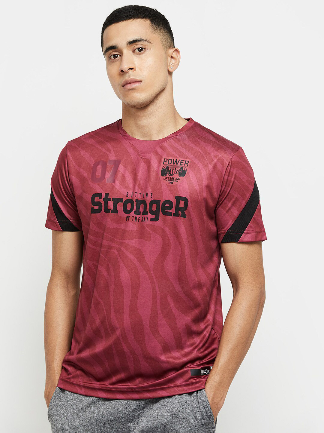 

max Men Typography T-shirt, Red