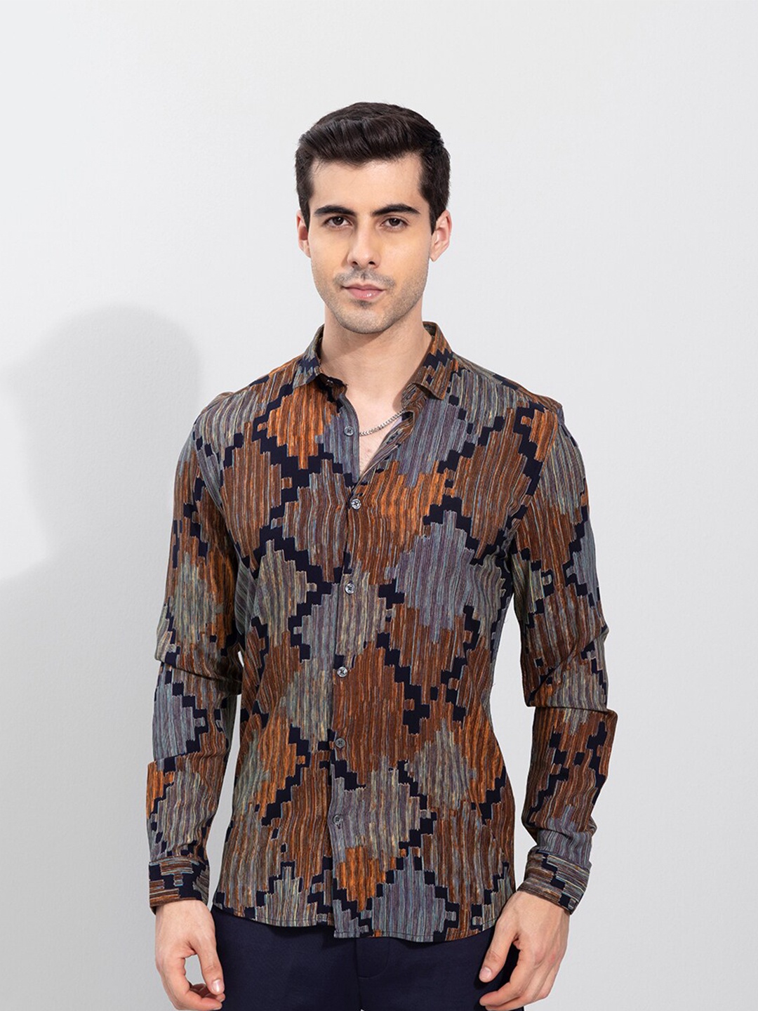 

Snitch Men Brown Slim Fit Printed Casual Shirt