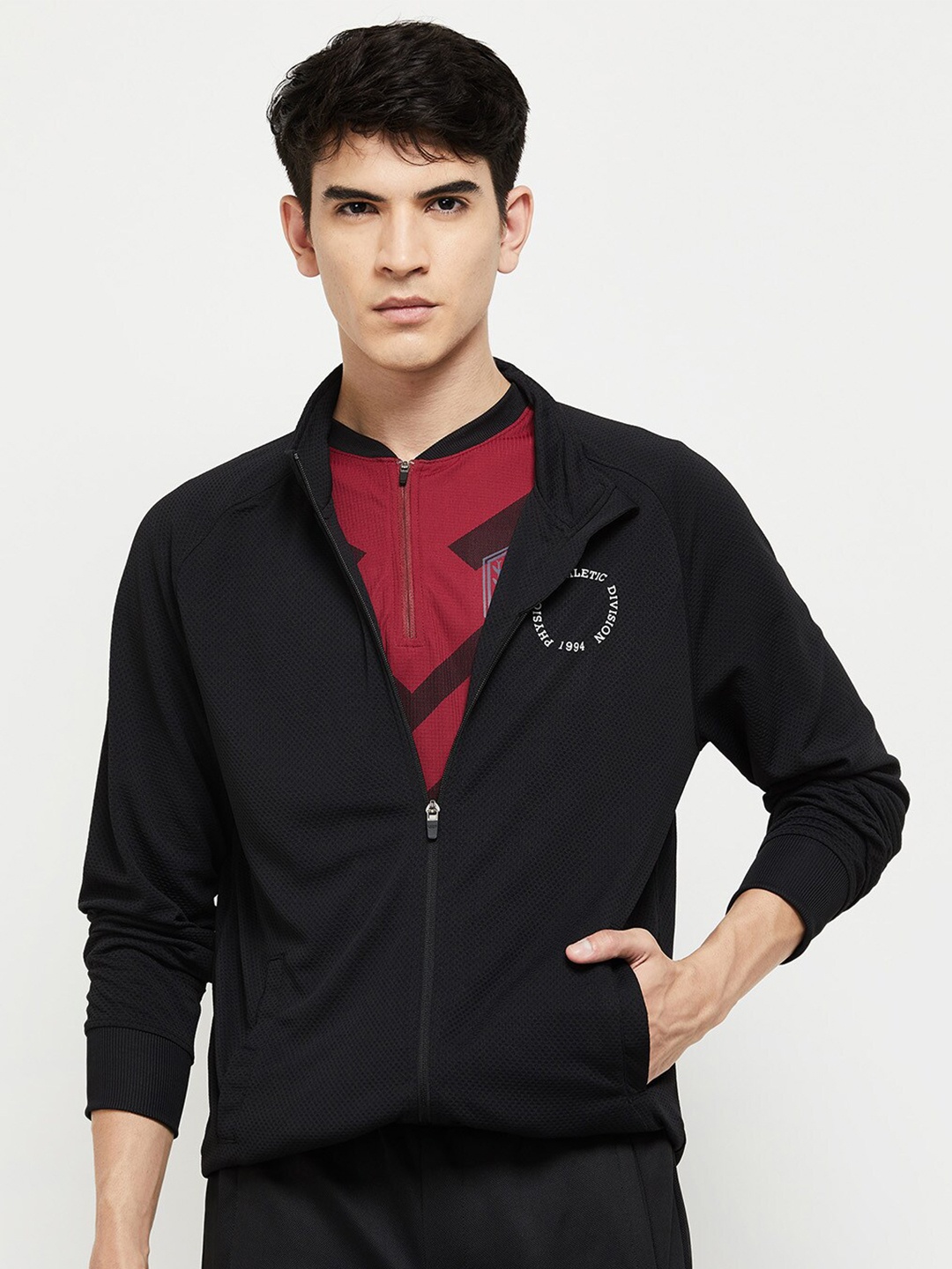 

max Men Black Front Open Regular Sweatshirt