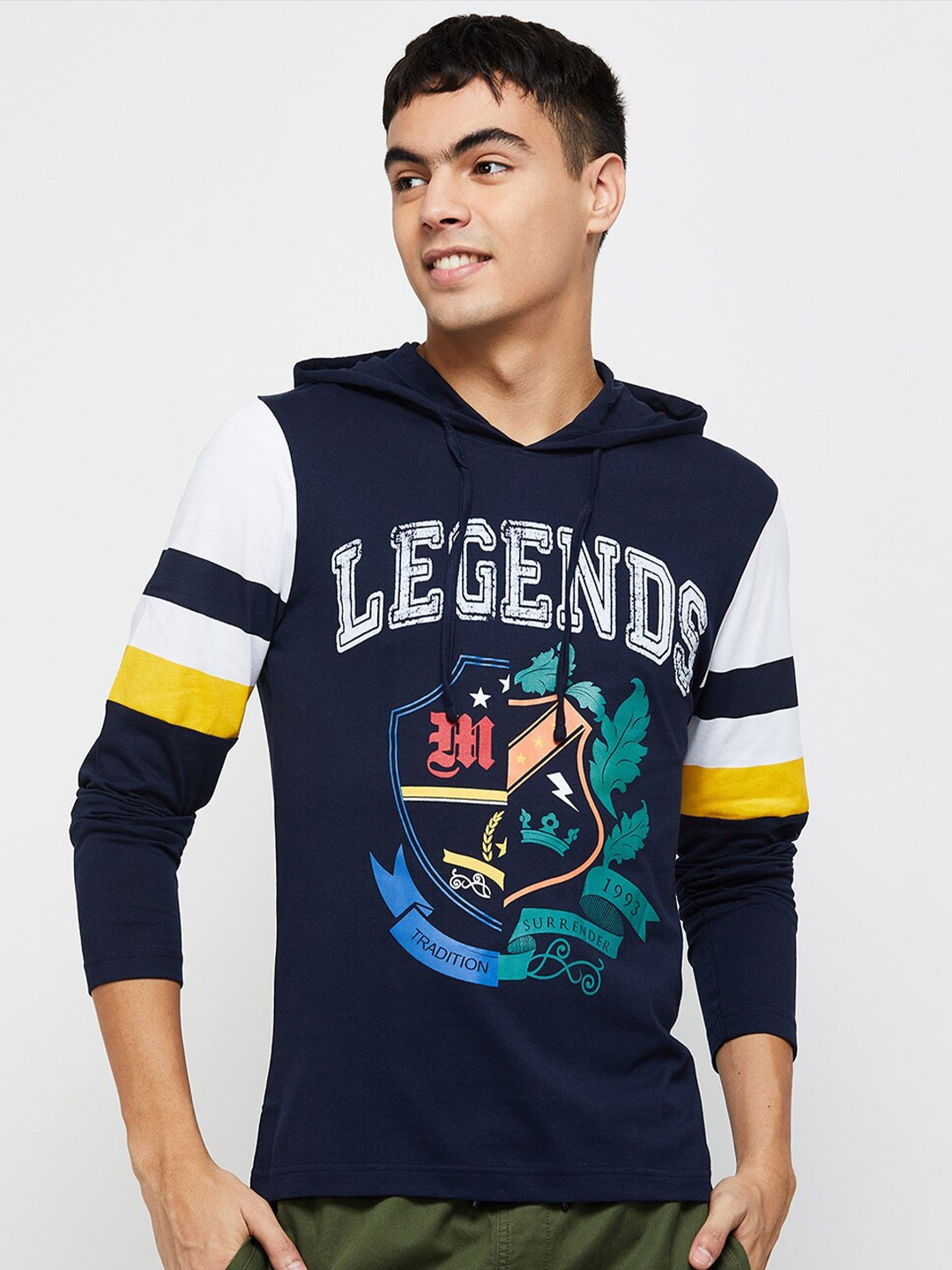 

max Men Blue Printed Hooded Pure Cotton Pull Over Sweatshirt