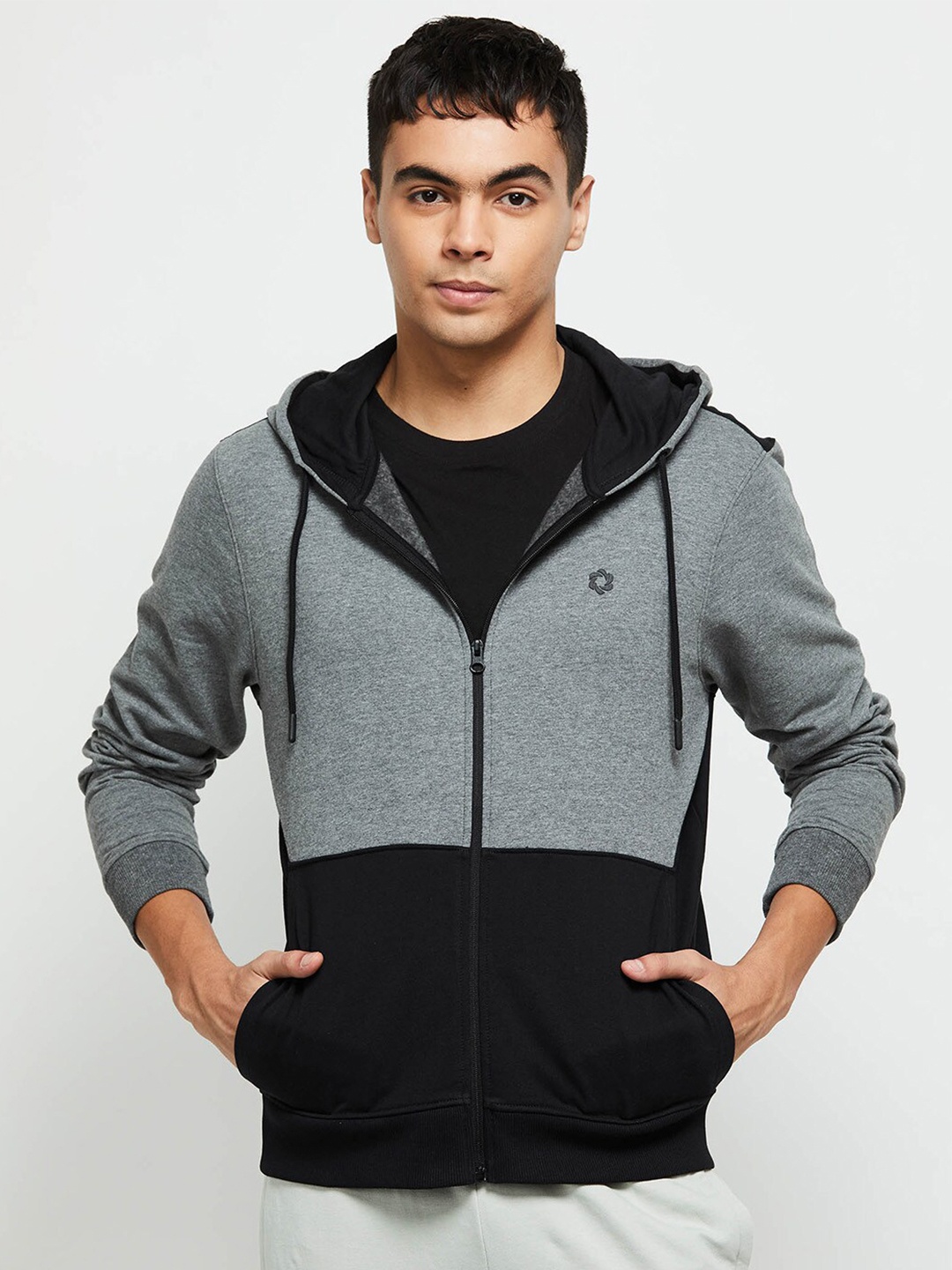 

max Men Colourblocked Hooded Sweatshirt, Grey