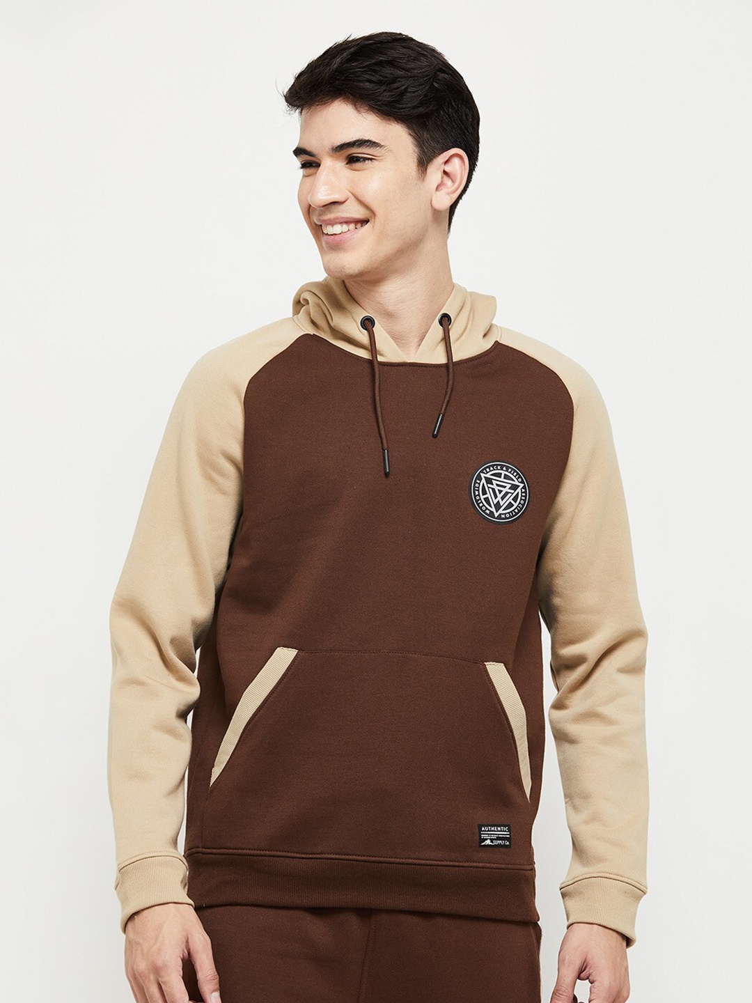 

max Men Colourblocked Cotton Hooded Sweatshirt, Brown