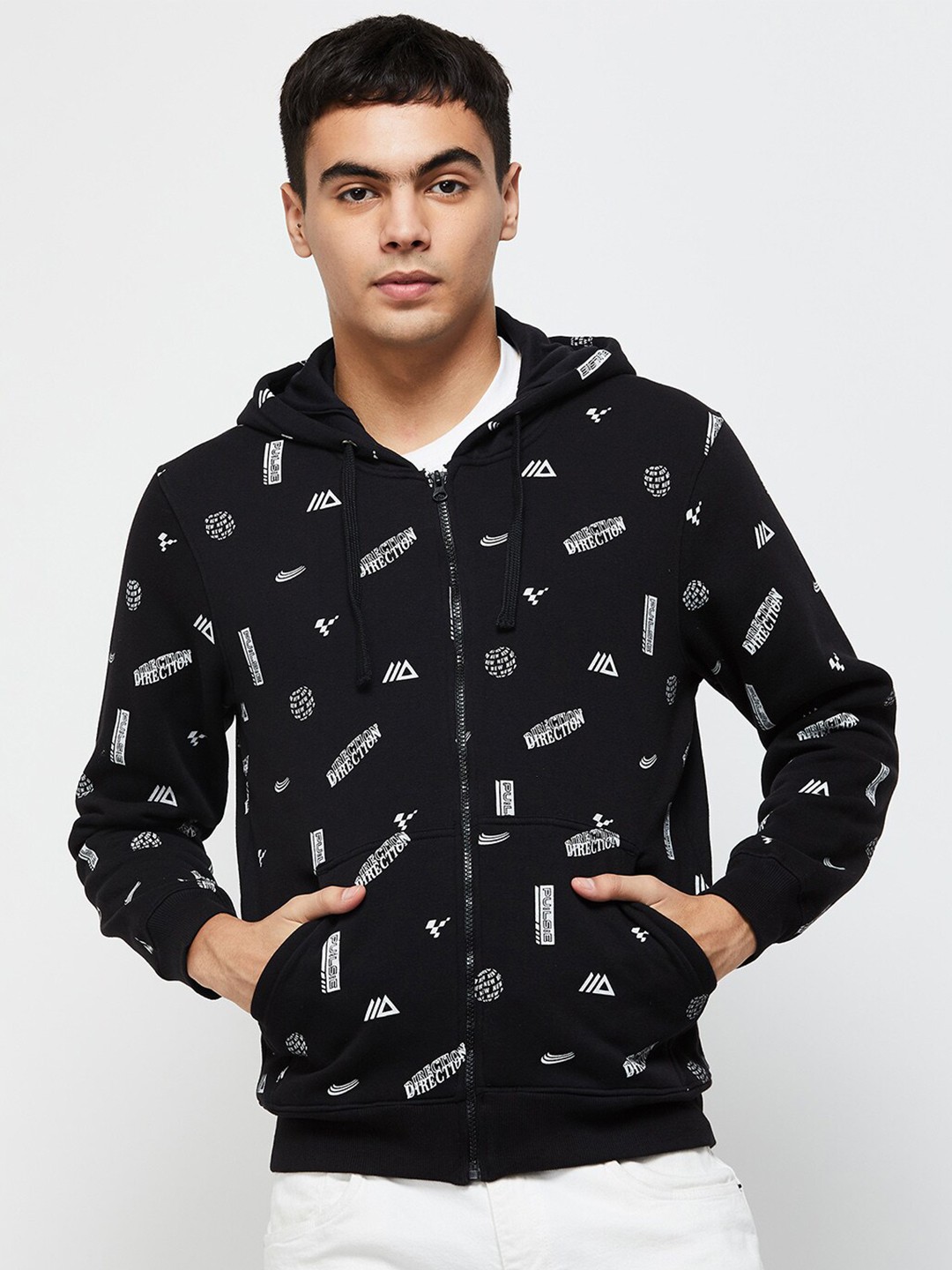 

max Men Printed Hooded Sweatshirt, Black