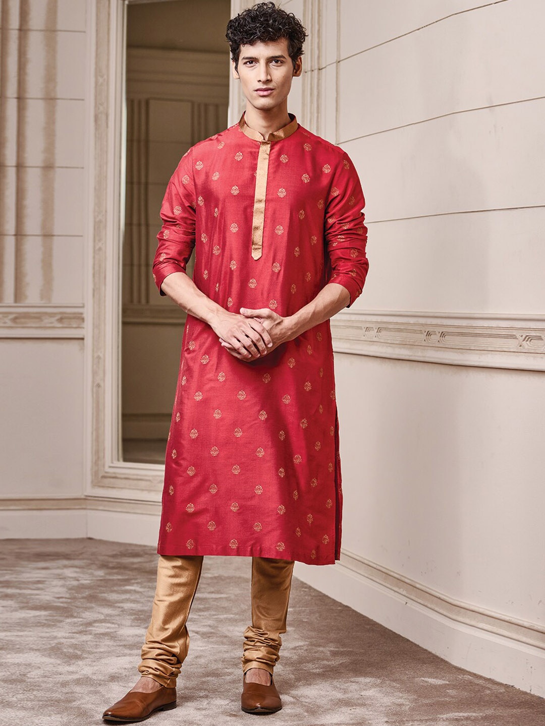 

Tasva Men Red Ethnic Motifs Printed Kurta with Churidar
