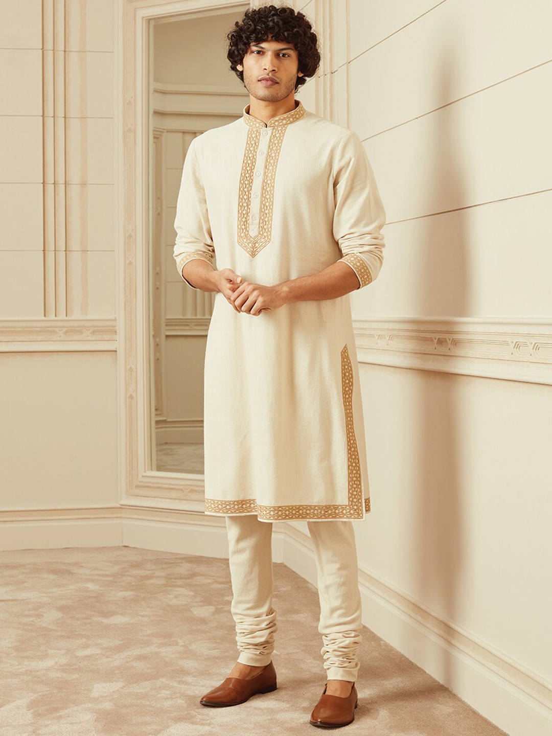 

Tasva Men Beige Yoke Design Pure Cotton Kurta with Churidar