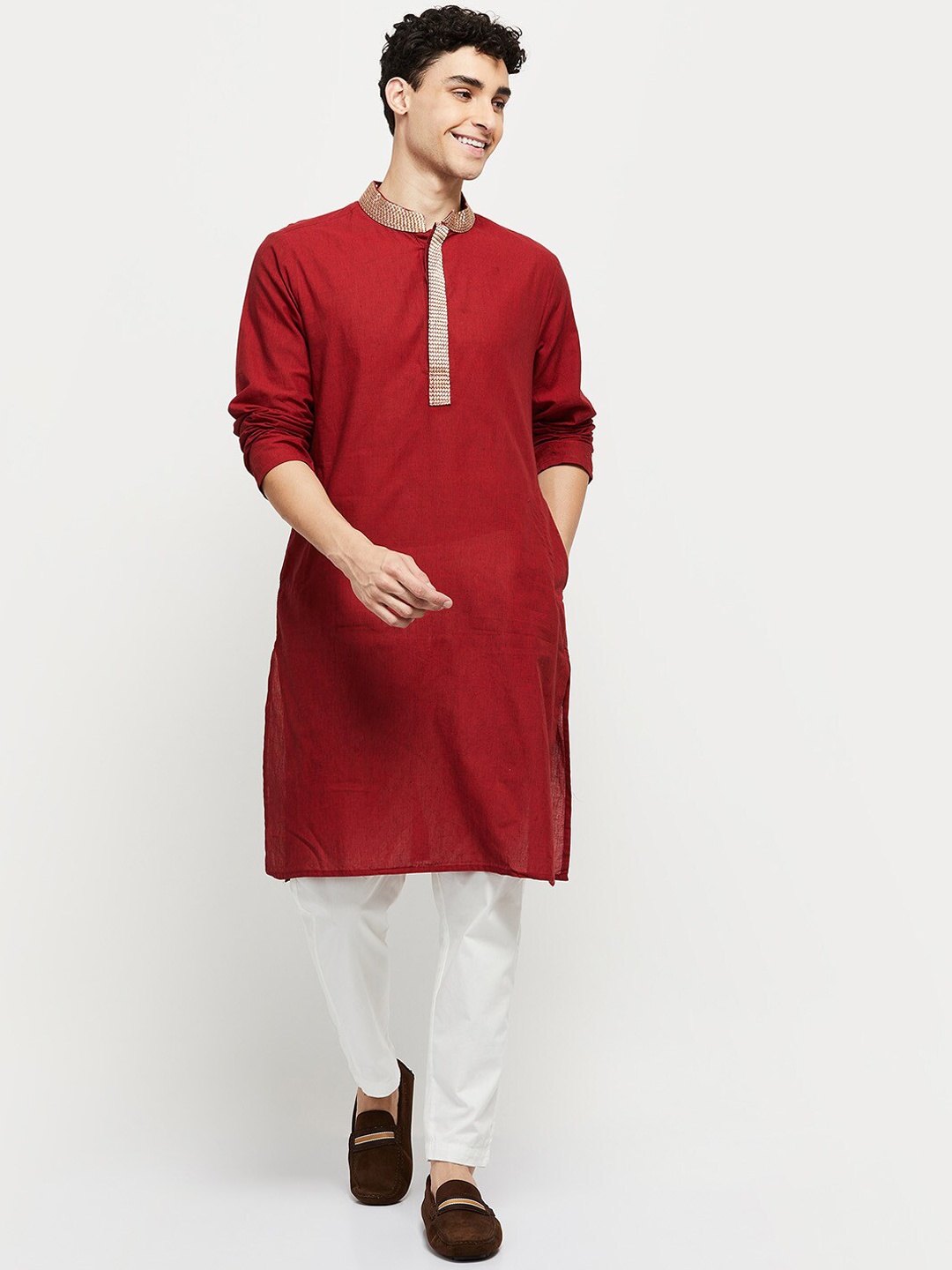 

MAX Men Solid Mandarin Collar Long Kurta, Red