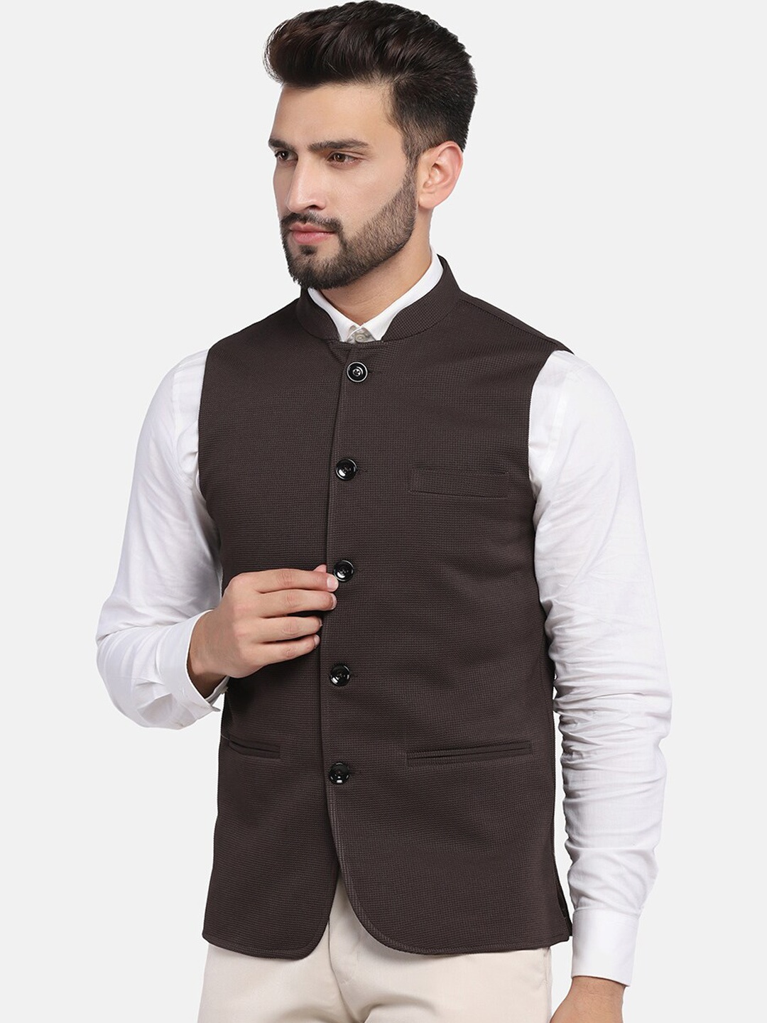 

TAHVO Men Solid Nehru Jackets, Brown