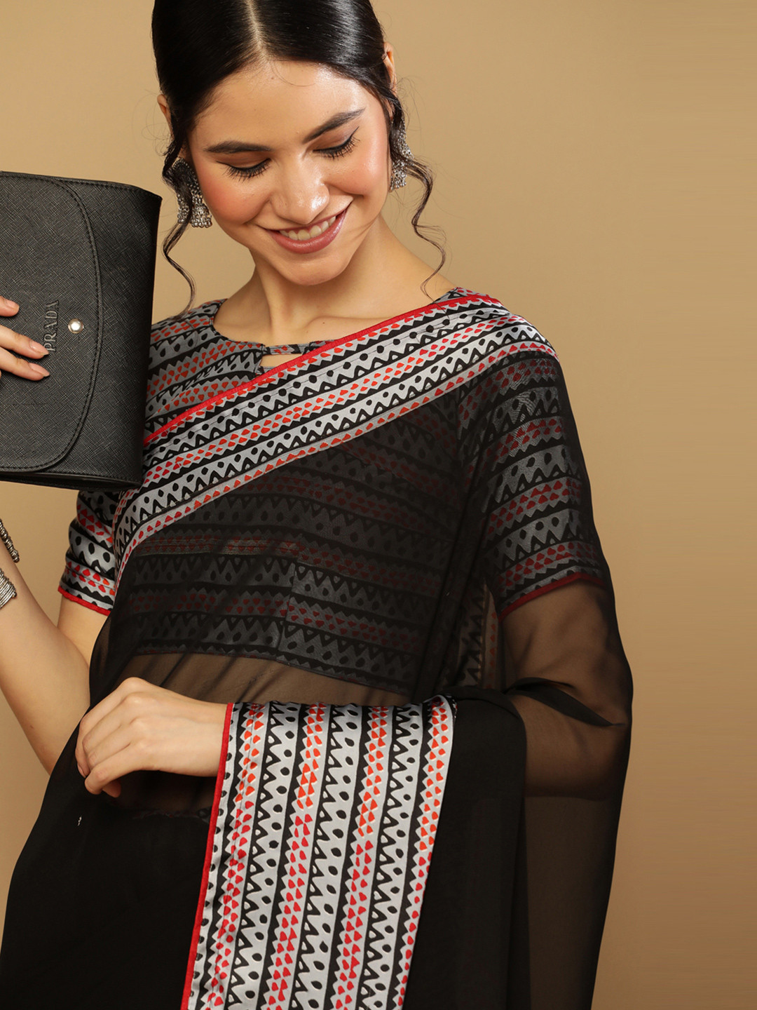 

Satrani Poly Georgette Printed Saree, Black