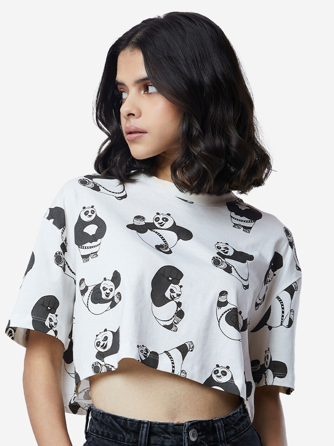 

The Souled Store Women White & Black Kung Fu Panda Print Oversized Crop T-Shirt