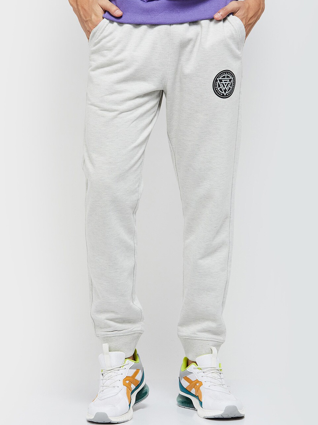 

max Men White Solid Joggers