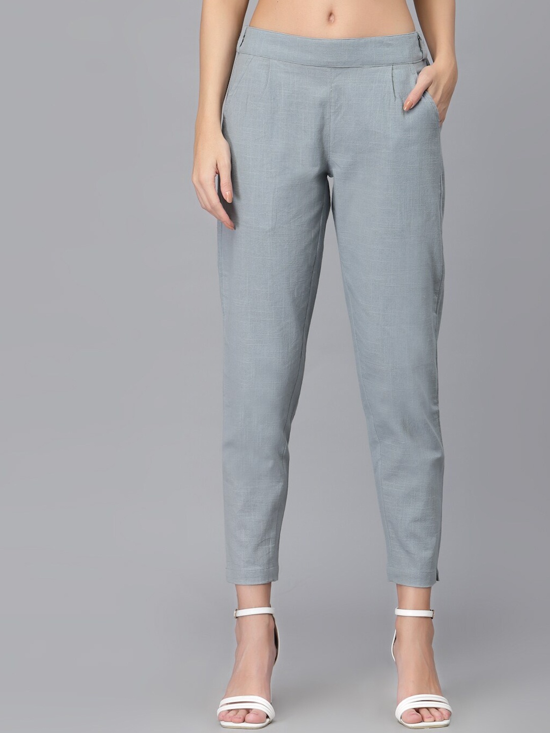 

Ragavi Women Tapered Fit Pleated Cotton Cropped Cigarette Trouser, Grey