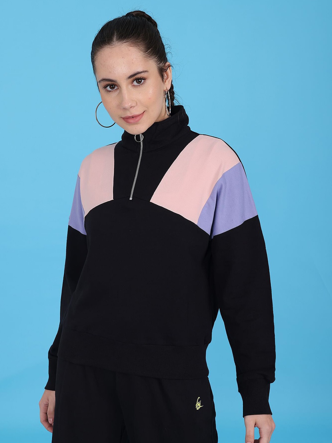 

Flying Machine Women Lightweight Colourblocked Pure Cotton Sweatshirt, Black