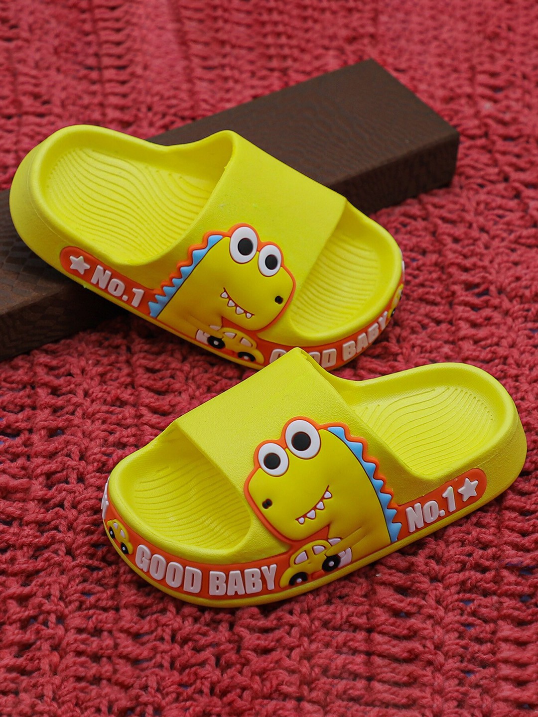 

FEETWELL SHOES Unisex Kids Rubber Sliders, Yellow