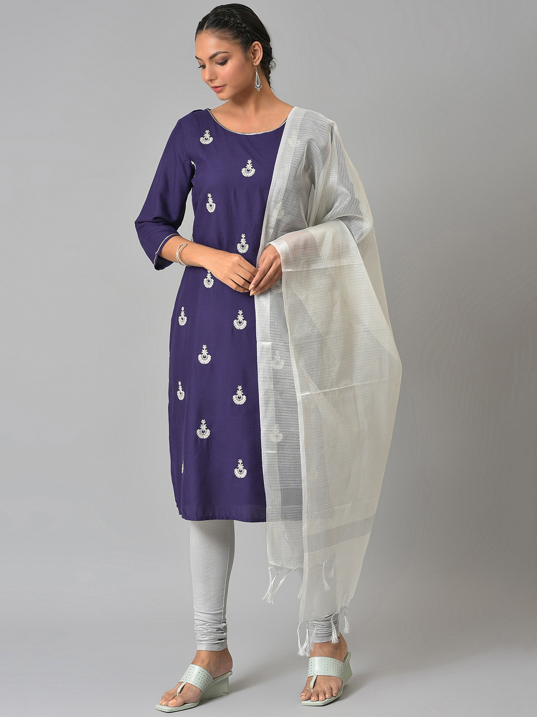 

W Women Purple Embroidered Kurta With Dupatta