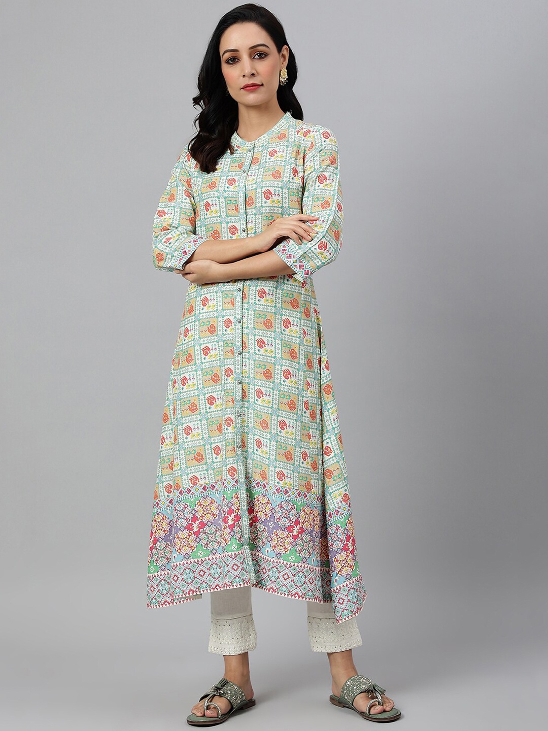 

W Women White Ethnic Motifs Printed Kurta with Trousers