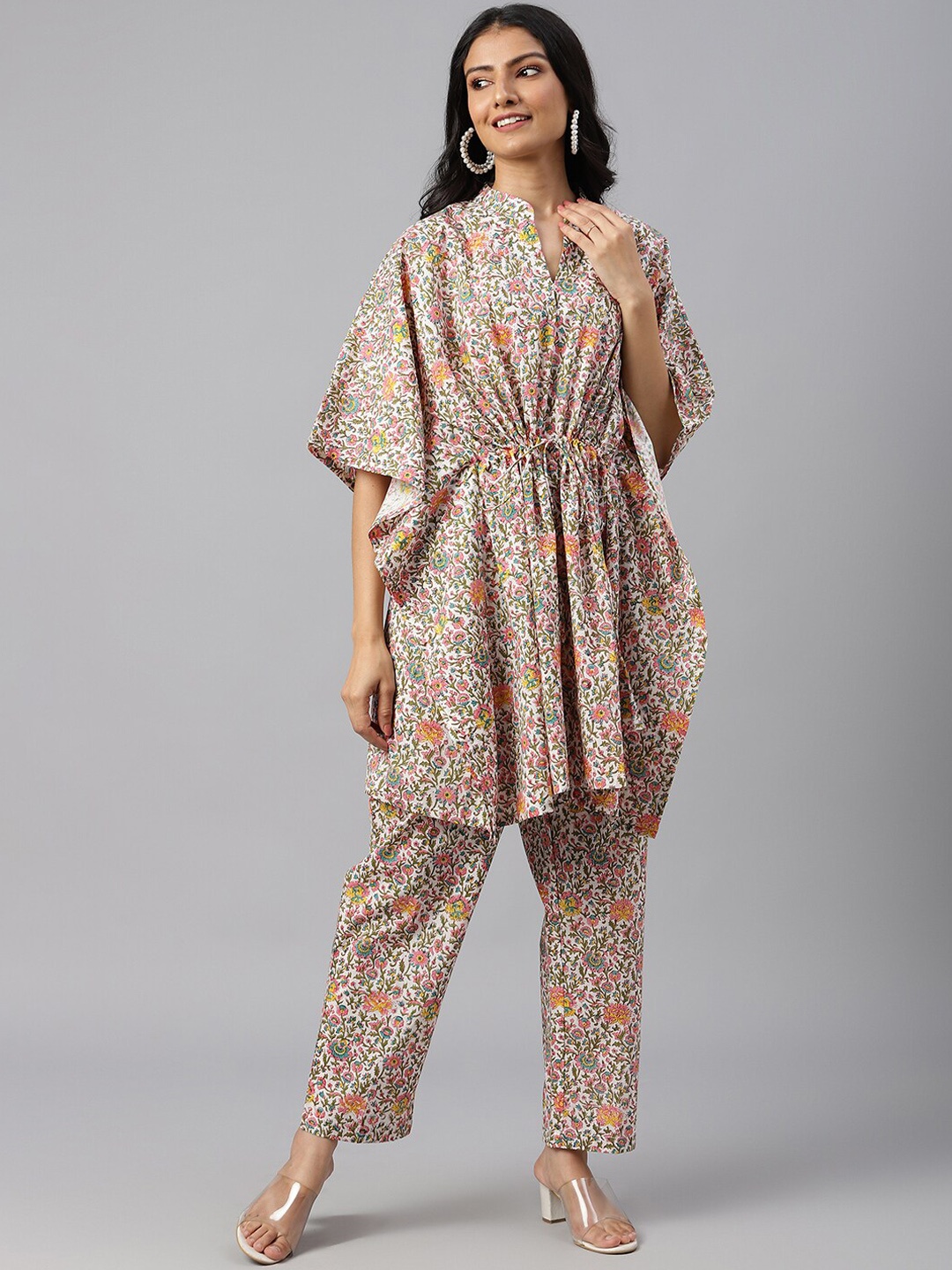 

SHRINKHLA Women White & Green Floral Printed Flared Sleeves Kaftan Cotton Kurta