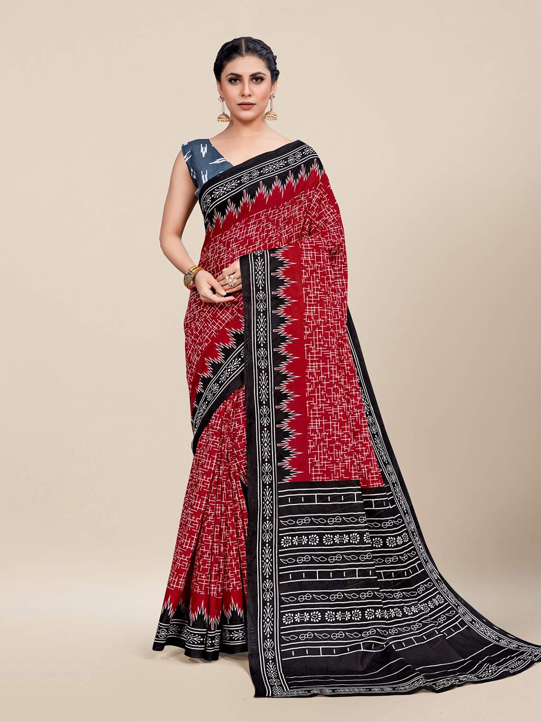 

KARAGIRI Maroon & Black Linen Blend Saree