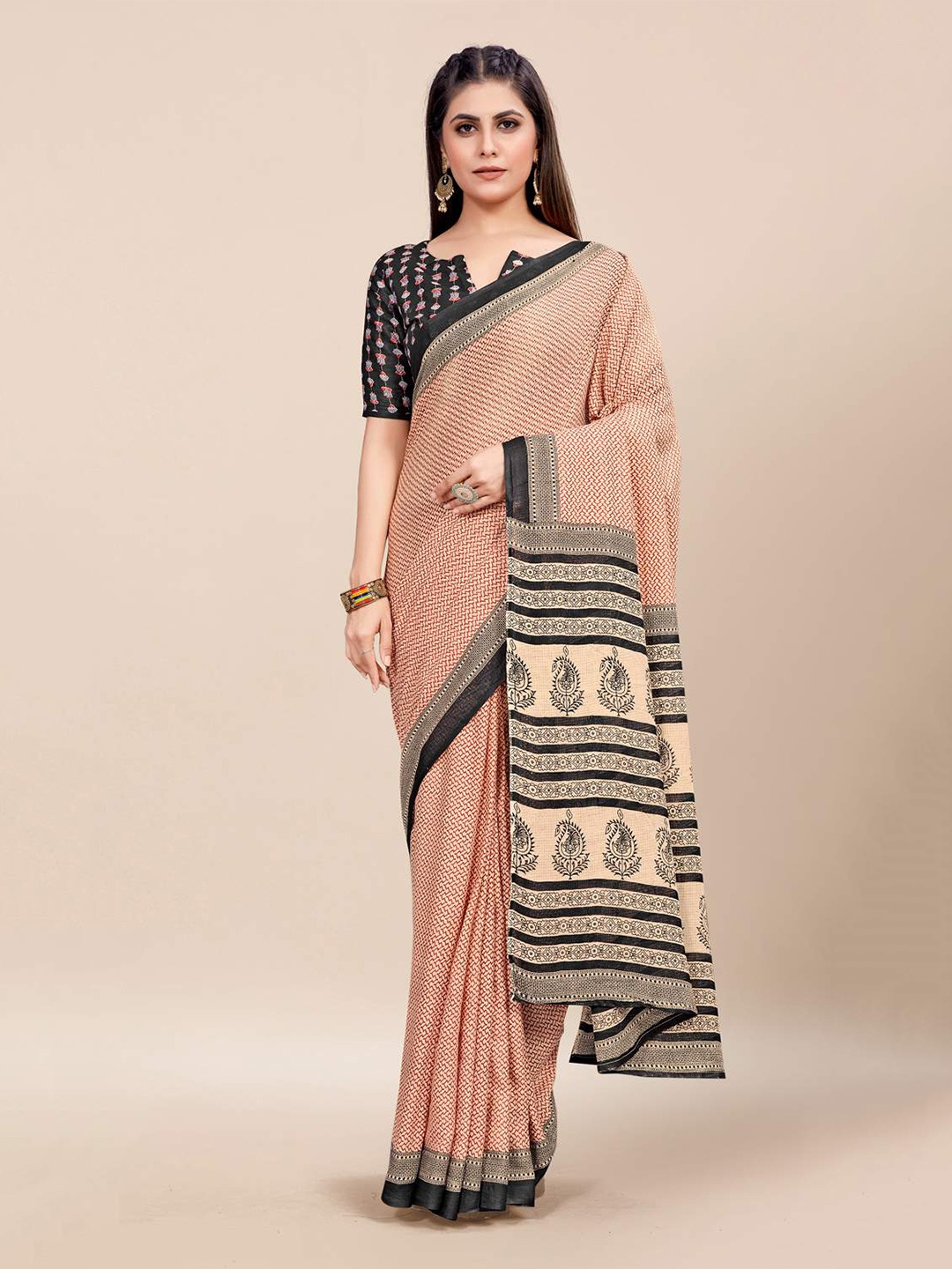 

KARAGIRI Linen Blend Saree, Brown
