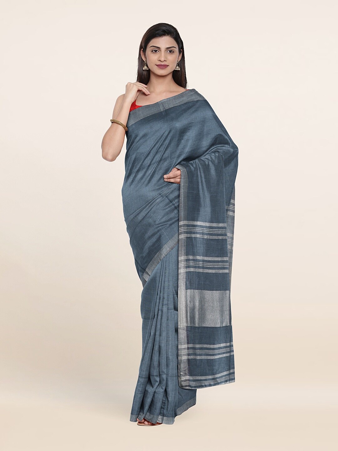 

Pothys Grey & Silver-Toned Zari Linen Blend Saree