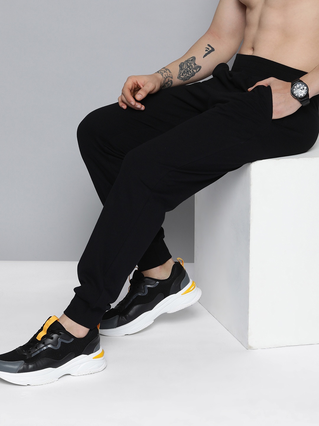 

HERE&NOW Men Black Solid Knitted Joggers