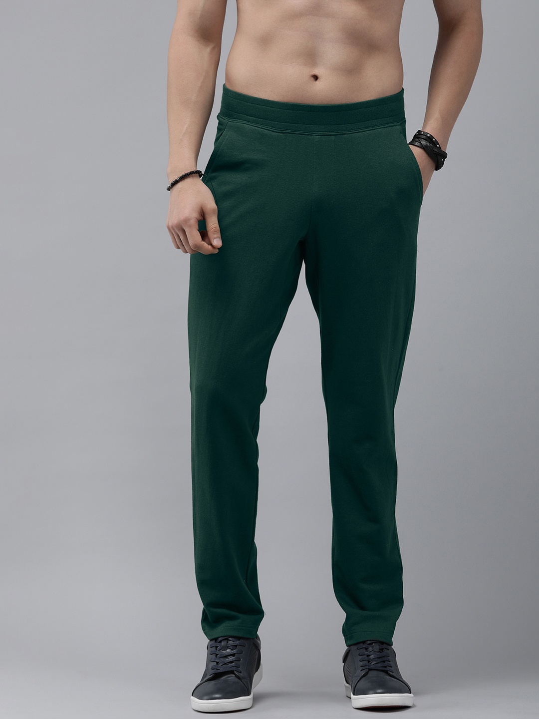 

The Roadster Lifestyle Co. Men Green Solid Track Pants