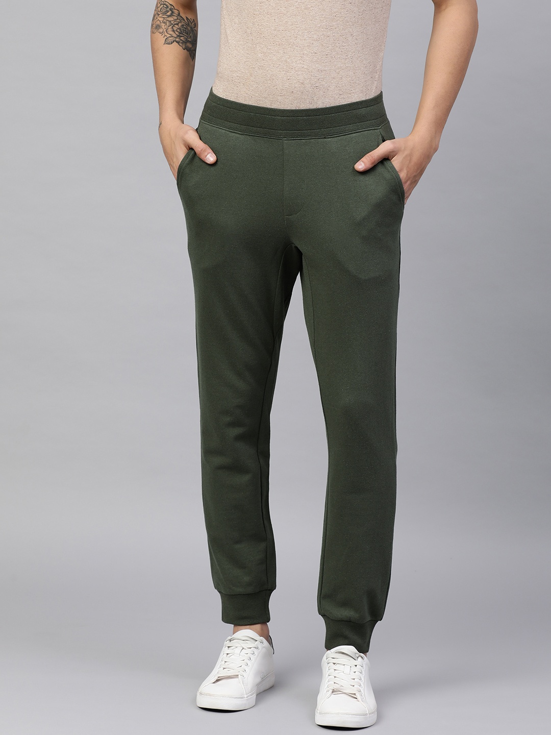 

Huetrap Men Solid Joggers, Olive