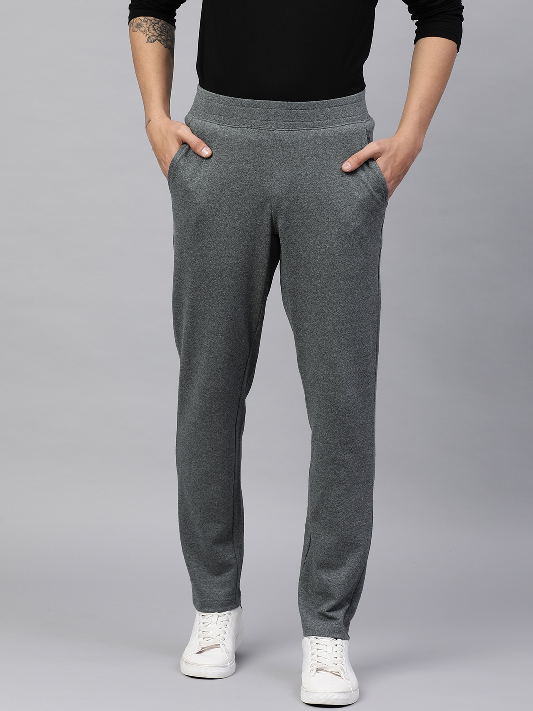 

Huetrap Men Grey Solid Track Pants