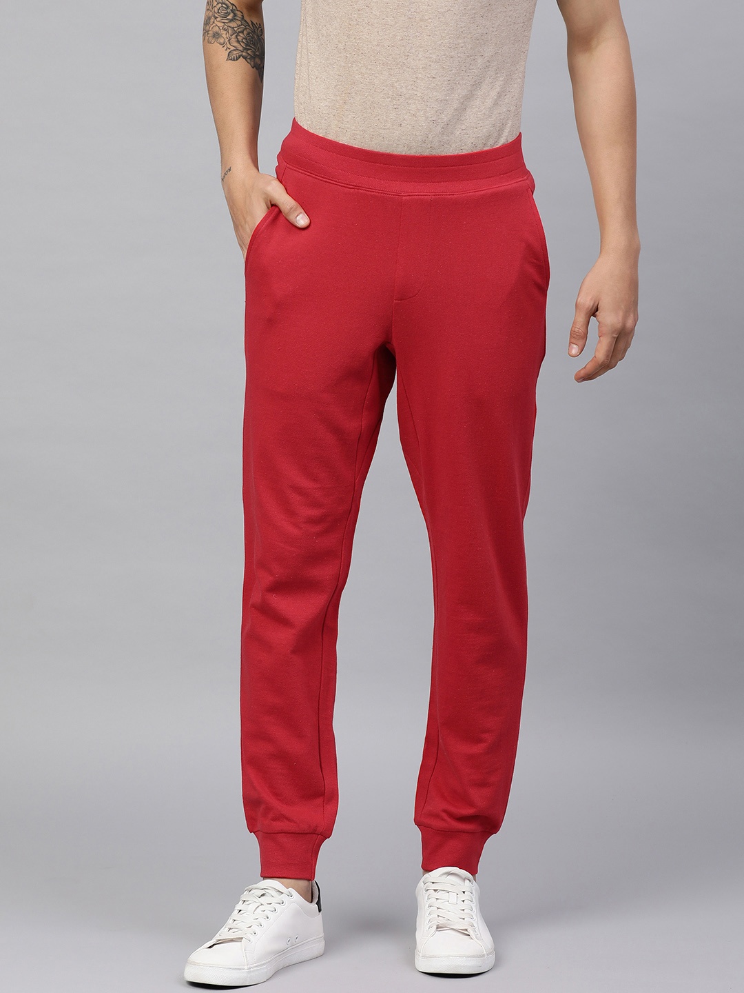 

Huetrap Men Red Solid Joggers