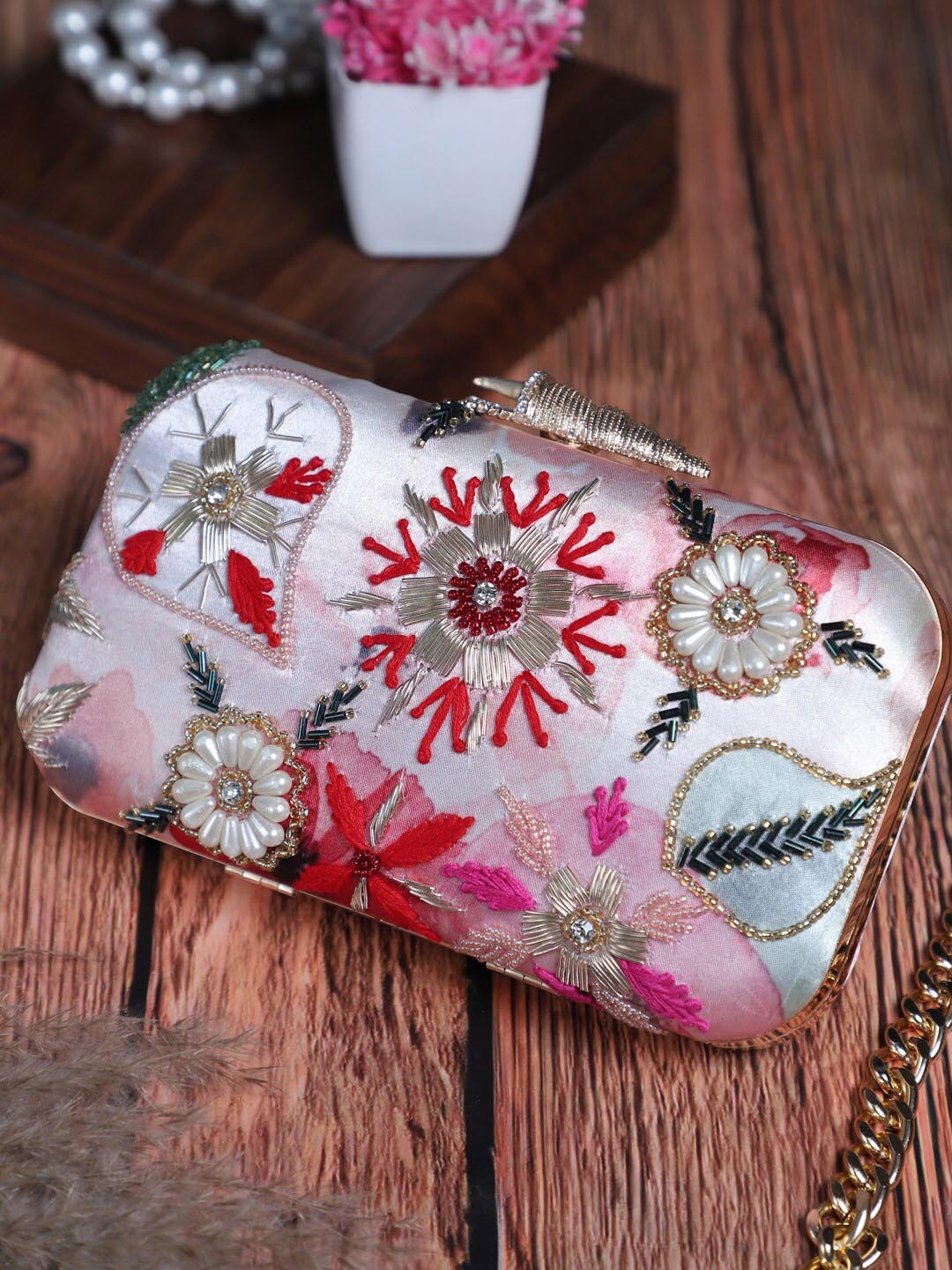 

Swisni Embroidered Box Clutch, White