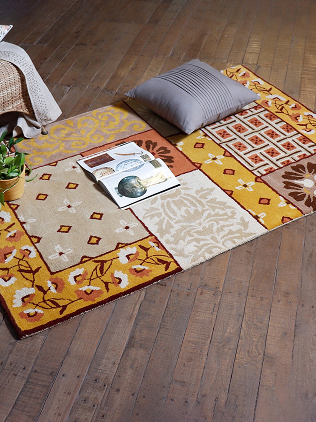 

ZEBA Printed Woolen Carpet, Yellow