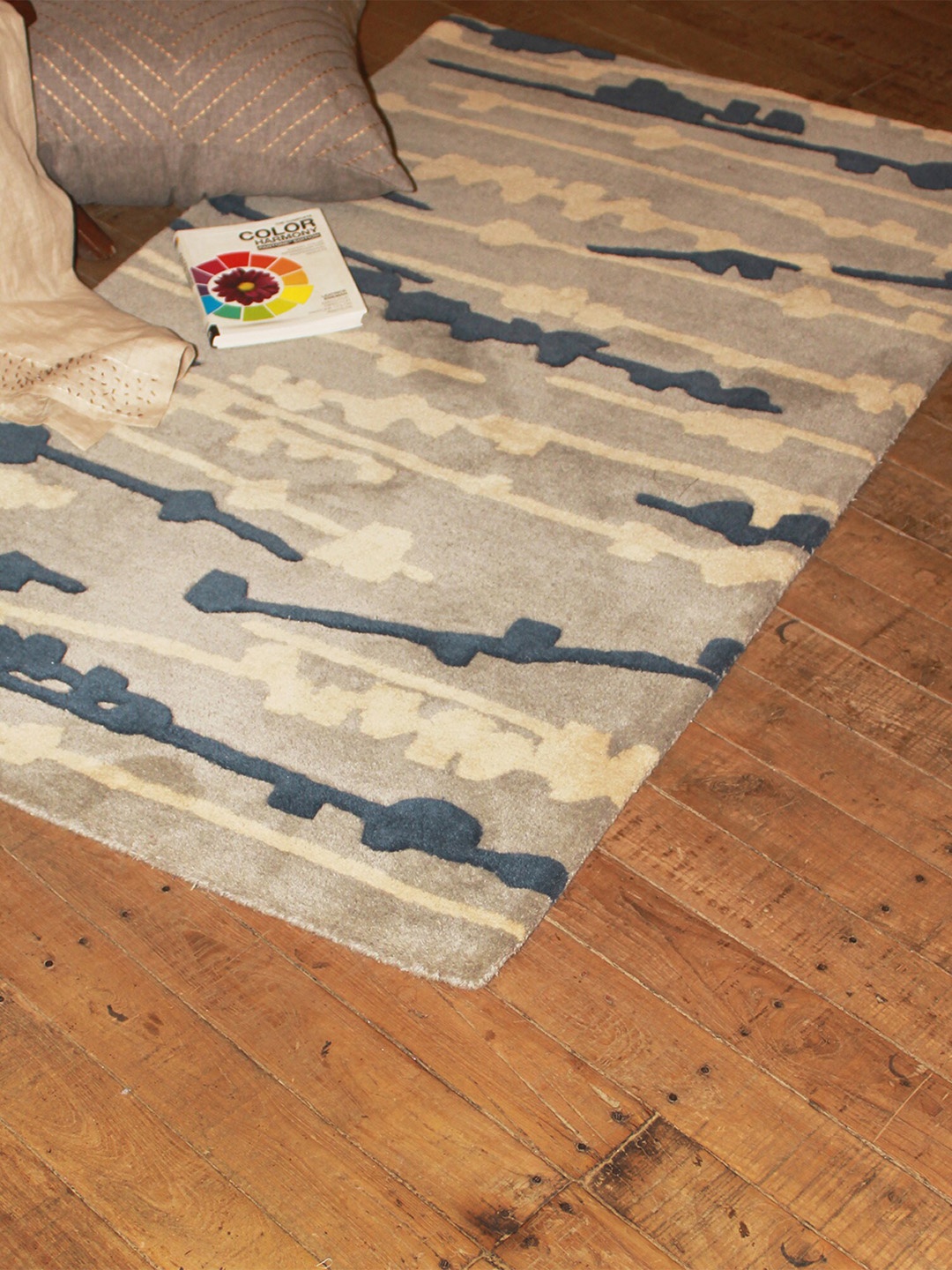 

ZEBA Abstract Tufted Woollen Rectangular Carpet, Grey